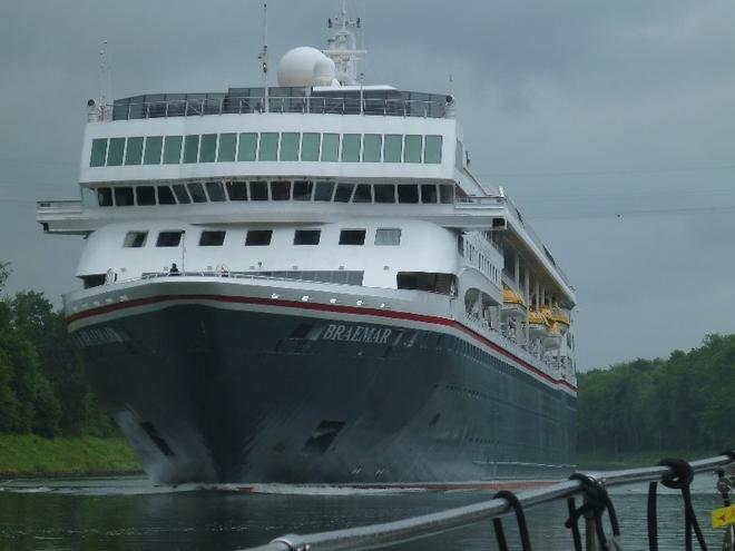 Playing with the big kids in the Kiel Canal © SV Taipan