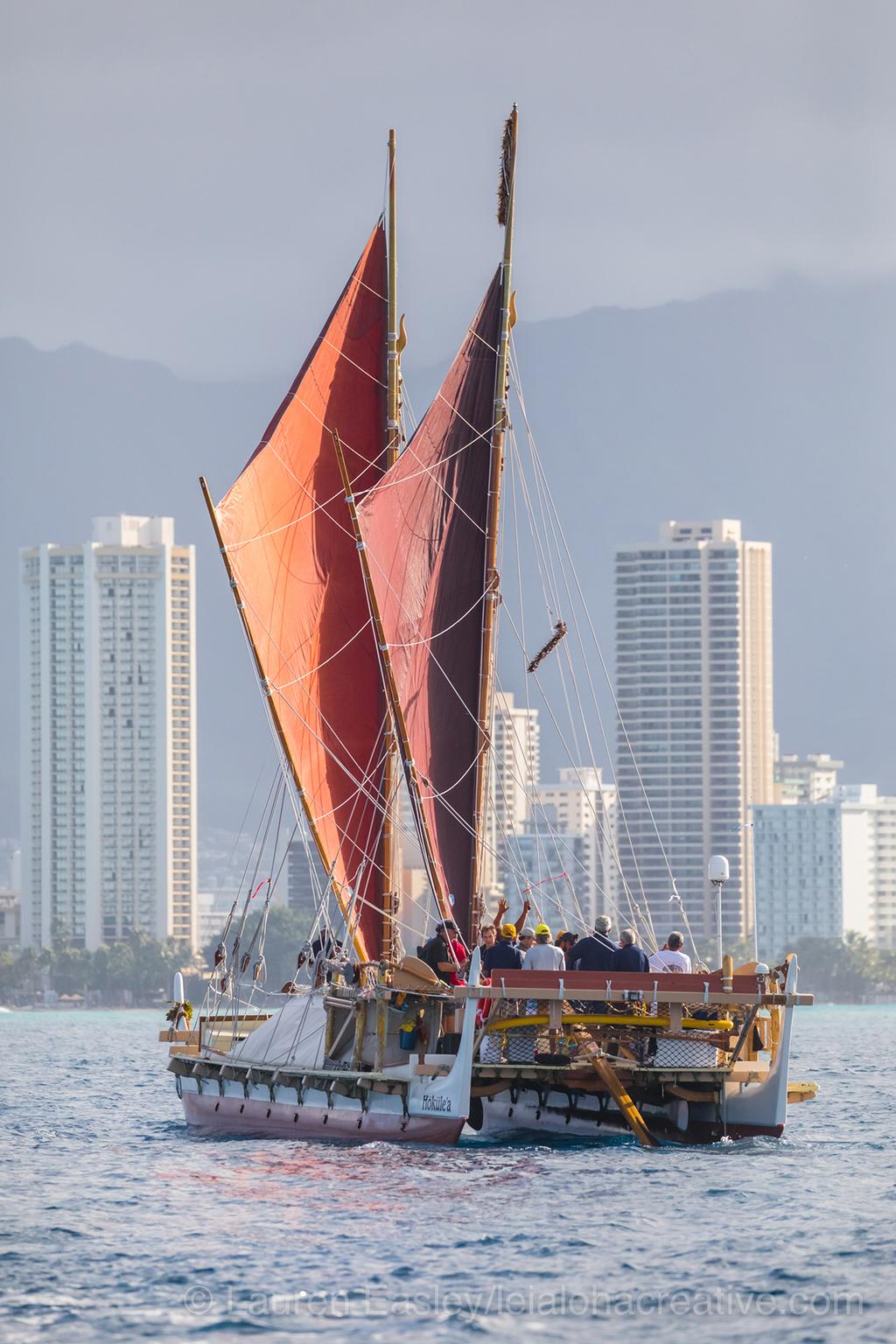 Hawaiian sailing canoe Hokule'a arrival © Lauren Easley http://leialohacreative.com