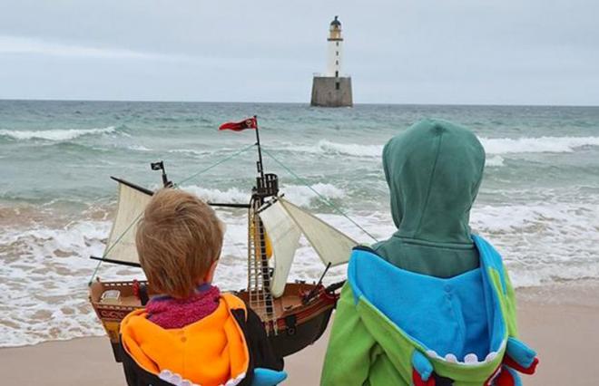 Toy pirate ship launched by Scottish boys sails to Scandinavia © fatherly.com