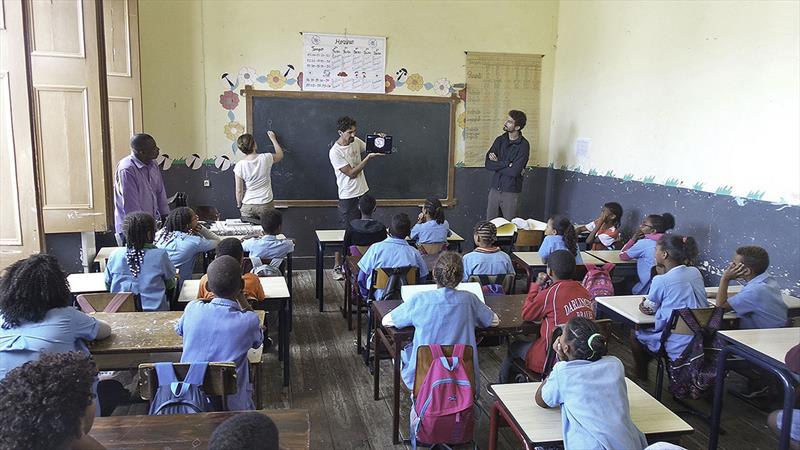 Teaching in a local school - photo © Mission Océan
