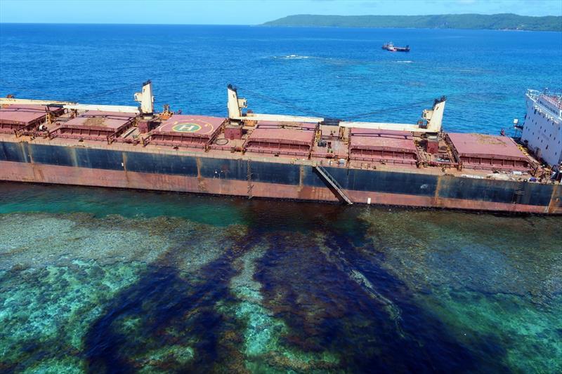The oil spill from the MV Solomon Trader along the coastline of Rennell Island. - photo © AFP