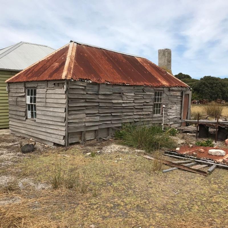 Very ancient shack on Long Island, well worth a visit. Amazing patina on the untreated weatherboards photo copyright Tim Phillips taken at 