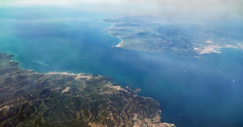 Navigating the Strait of Gibraltar tides