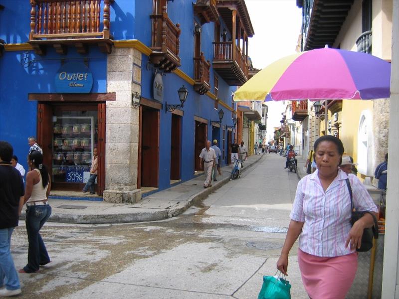Cartagena Shopping District - photo © Hugh & Heather Bacon